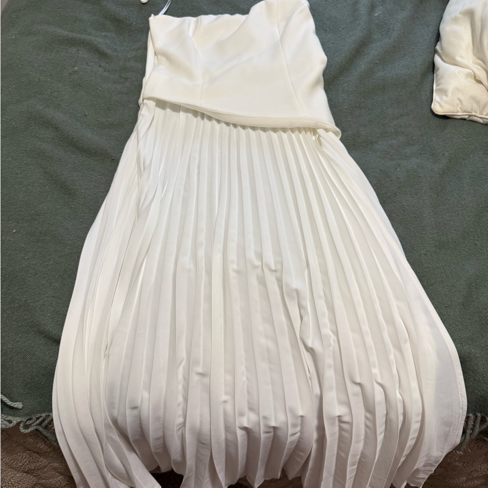 Commense Strapless White Pleated Dress